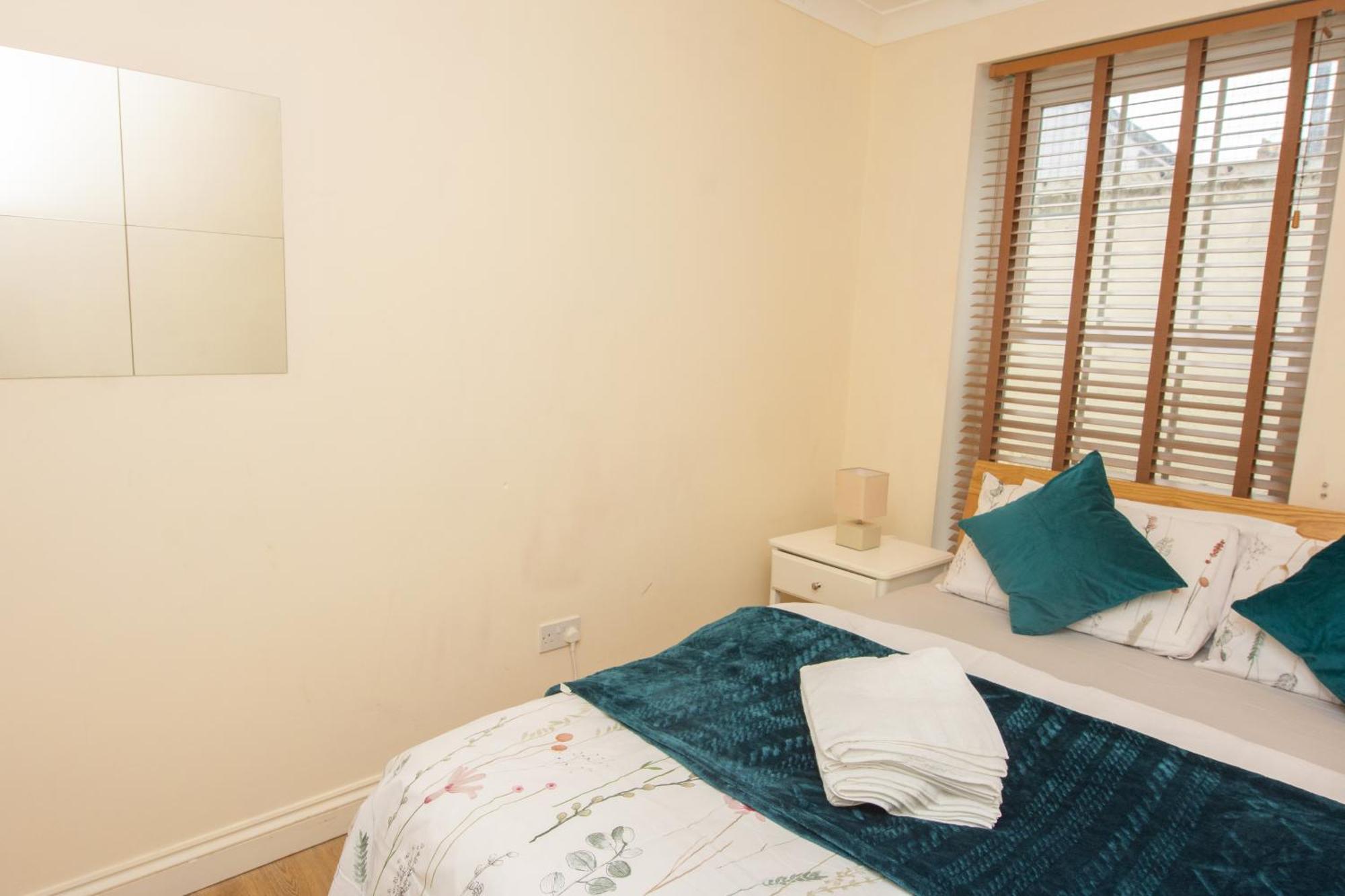 Evergreen Apartments- Flat 2 London