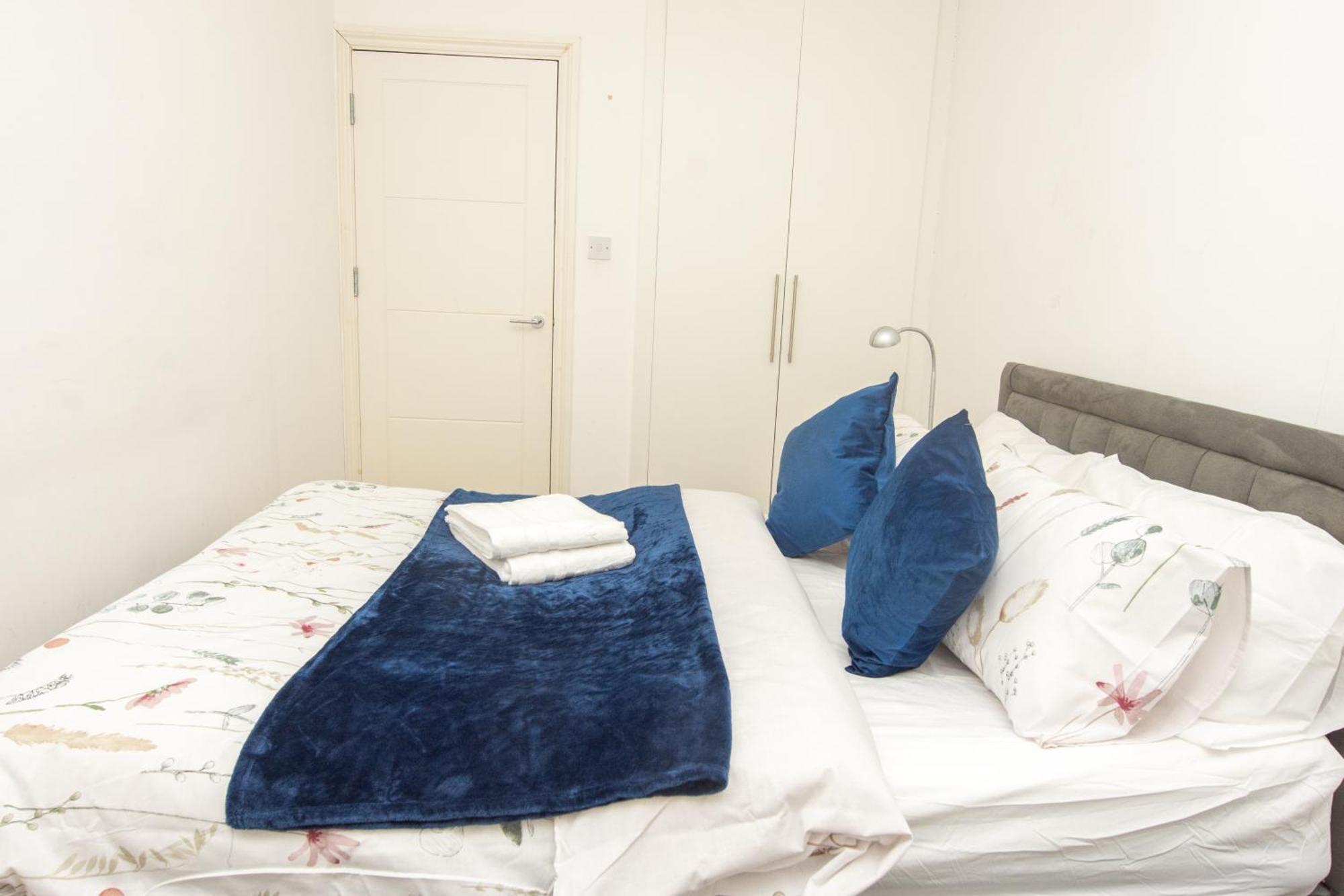 Apartment Evergreen Apartments- Flat 2 London
